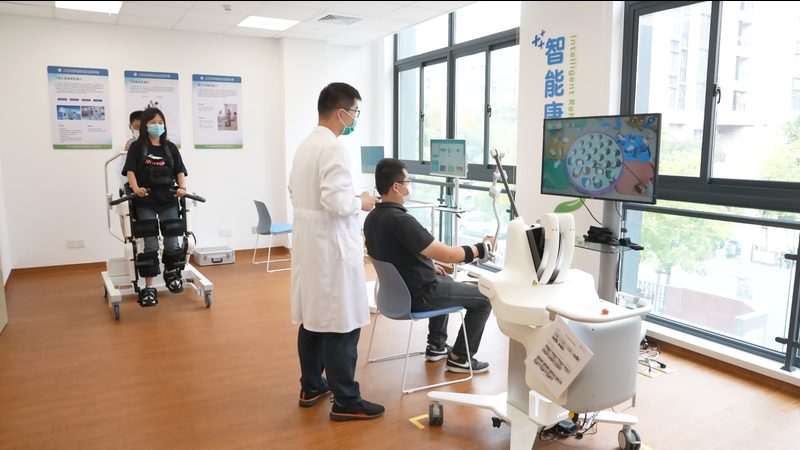 高端养老公寓：揭秘其优缺点，助您明智选择